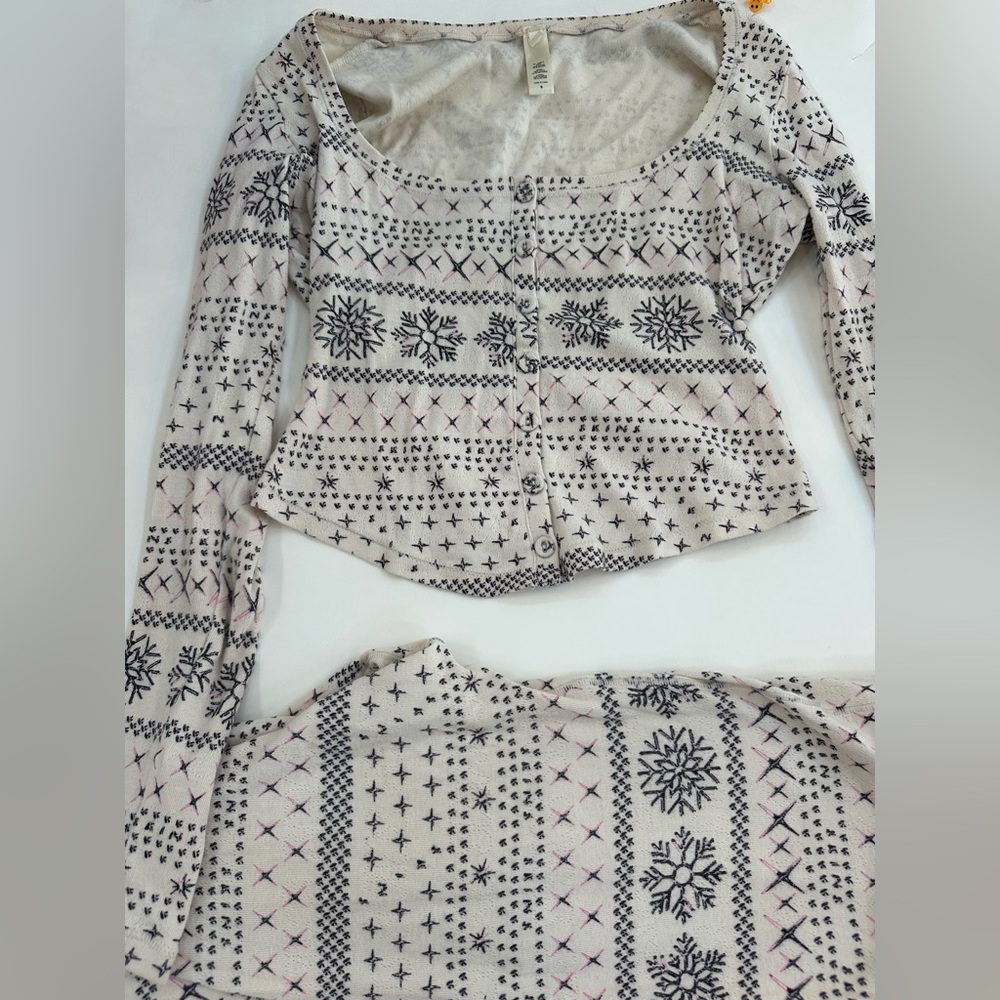 Cozy Snowflake Print Pajama Set